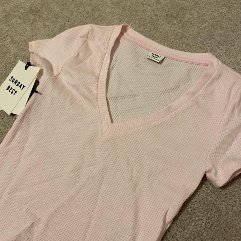 Sunday Best Rey Tee - Picture 2 of 5